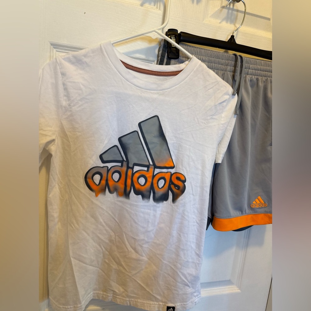 Adidas Short Set - Picture 2 of 6